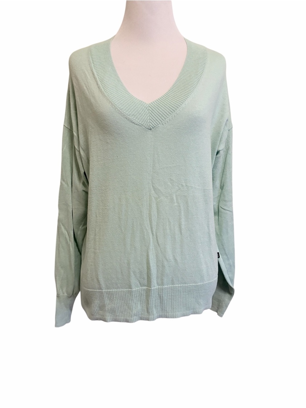 5/$30 🎈 Gap medium mint green v neck sweater